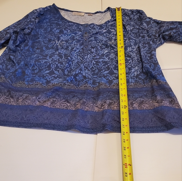 Avenue Blue Top with Small Rhinestones .Size 26/28 - Picture 7 of 9